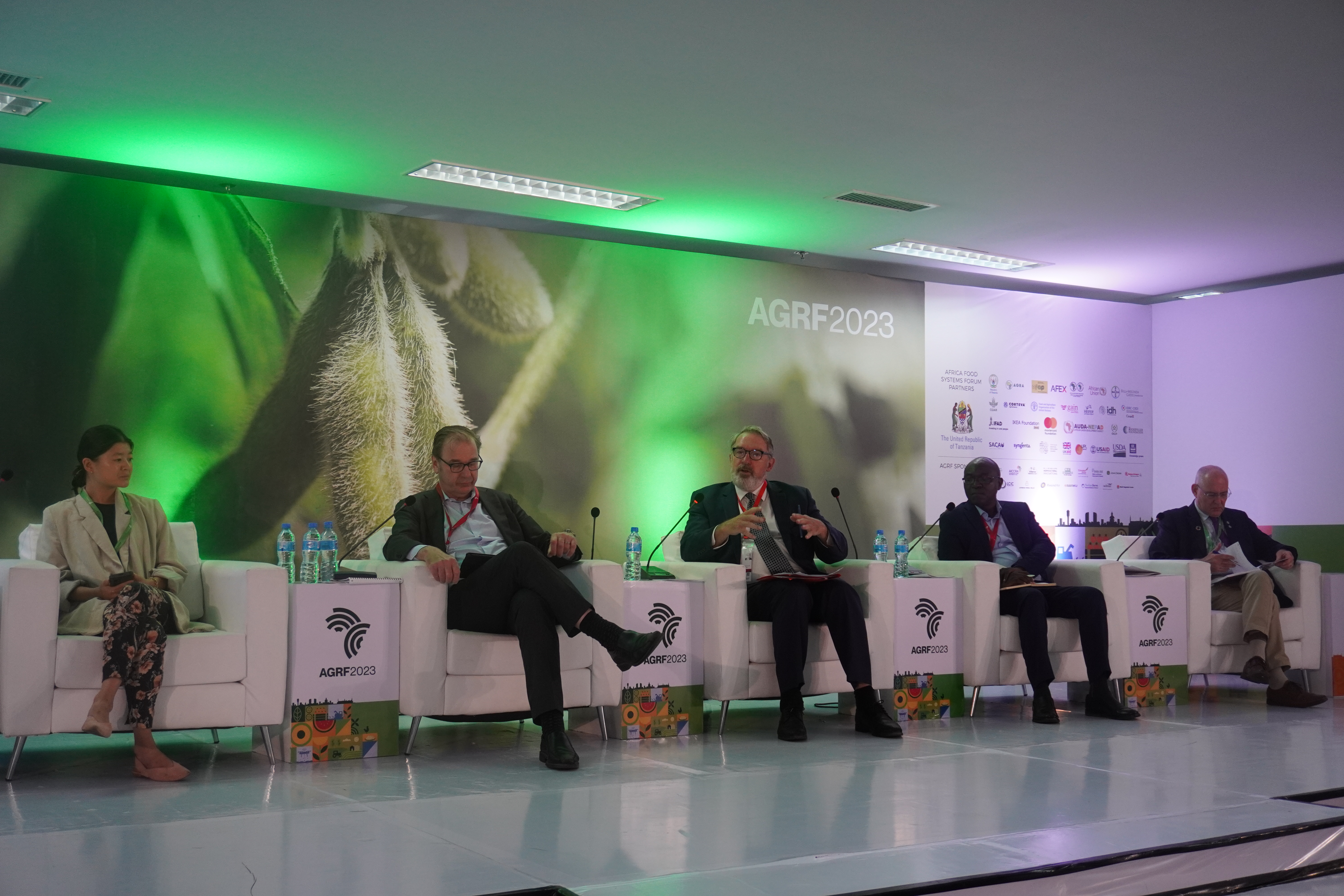 Speaker panel at AGRF 2023 One Health for Food Systems Transformation side event (ILRI / Shahida Hussien).